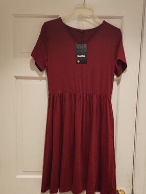 NWT Huukeay V-Neck Short Sleeve Burgundy Women's M Casual Midi Travel Dress